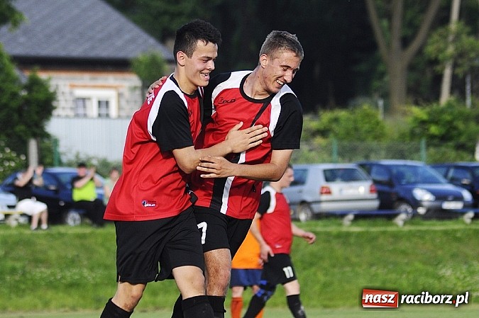 Zdjęcie w galerii na portalu naszraciborz.pl: Gamów przegrał w Brzeziu. Owsiszcze awansowały do A-klasy wiadomości z regionu