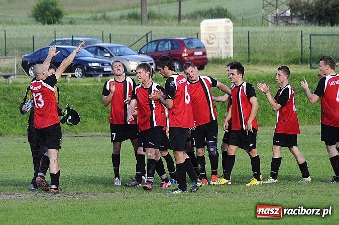 Zdjęcie w galerii na portalu naszraciborz.pl: Gamów przegrał w Brzeziu. Owsiszcze awansowały do A-klasy wiadomości z regionu