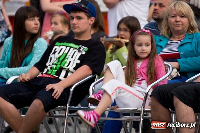 Zdjęcie w galerii na portalu naszraciborz.pl: Mocny początek festiwalu Spotkałem Pana wiadomości z regionu