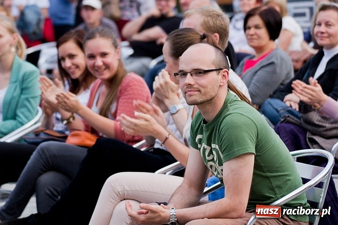 Zdjęcie w galerii na portalu naszraciborz.pl: Mocny początek festiwalu Spotkałem Pana wiadomości z regionu