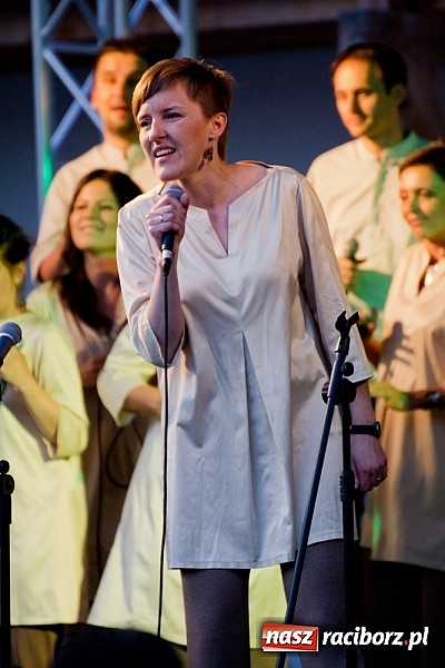 Zdjęcie w galerii na portalu naszraciborz.pl: Mocny początek festiwalu Spotkałem Pana wiadomości z regionu