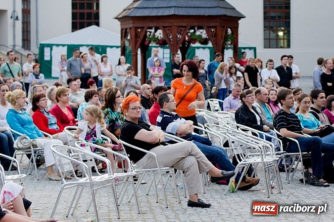 Zdjęcie w galerii na portalu naszraciborz.pl: Mocny początek festiwalu Spotkałem Pana wiadomości z regionu