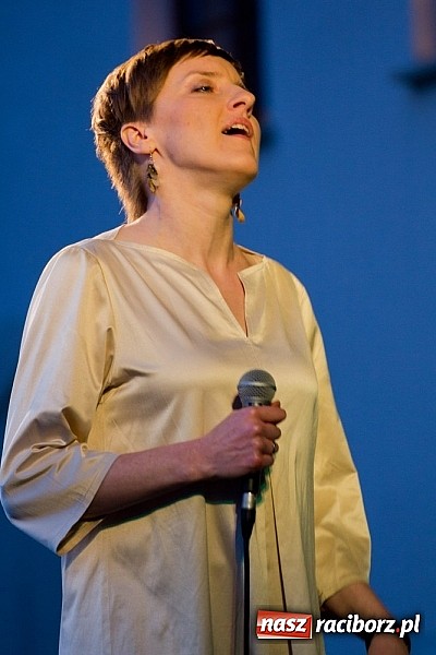 Zdjęcie w galerii na portalu naszraciborz.pl: Mocny początek festiwalu Spotkałem Pana wiadomości z regionu