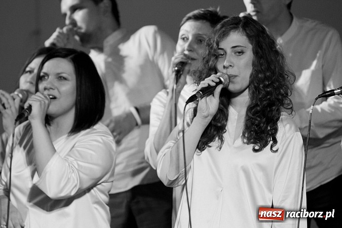 Zdjęcie w galerii na portalu naszraciborz.pl: Mocny początek festiwalu Spotkałem Pana wiadomości z regionu