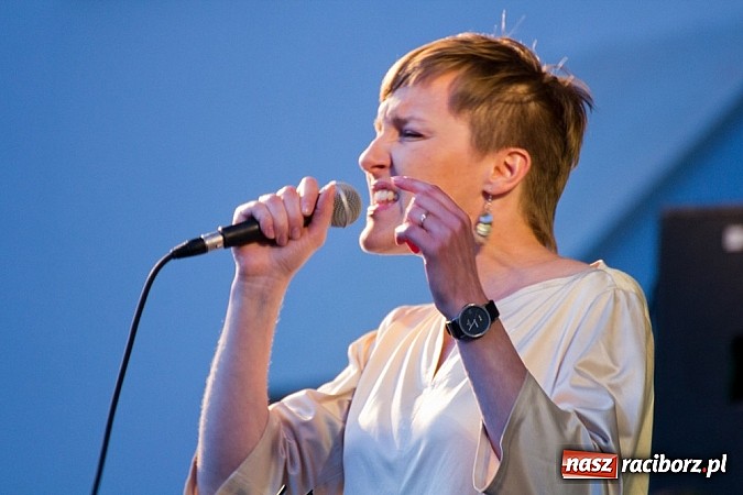 Zdjęcie w galerii na portalu naszraciborz.pl: Mocny początek festiwalu Spotkałem Pana wiadomości z regionu