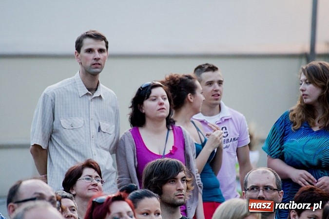 Zdjęcie w galerii na portalu naszraciborz.pl: Mocny początek festiwalu Spotkałem Pana wiadomości z regionu