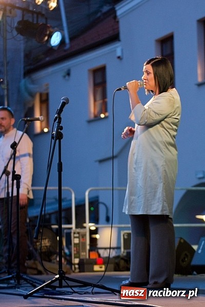 Zdjęcie w galerii na portalu naszraciborz.pl: Mocny początek festiwalu Spotkałem Pana wiadomości z regionu