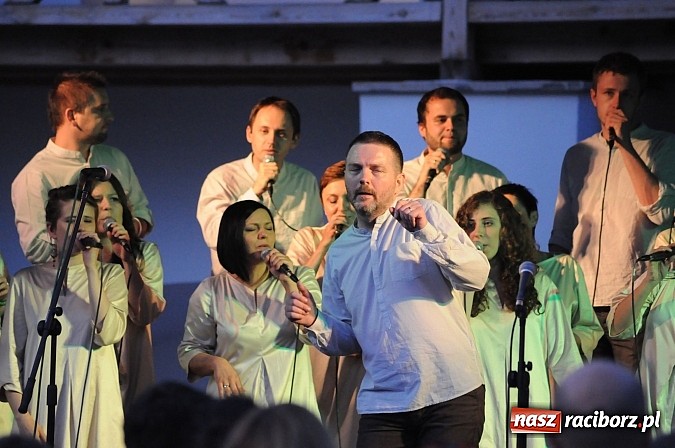 Zdjęcie w galerii na portalu naszraciborz.pl: Mocny początek festiwalu Spotkałem Pana wiadomości z regionu