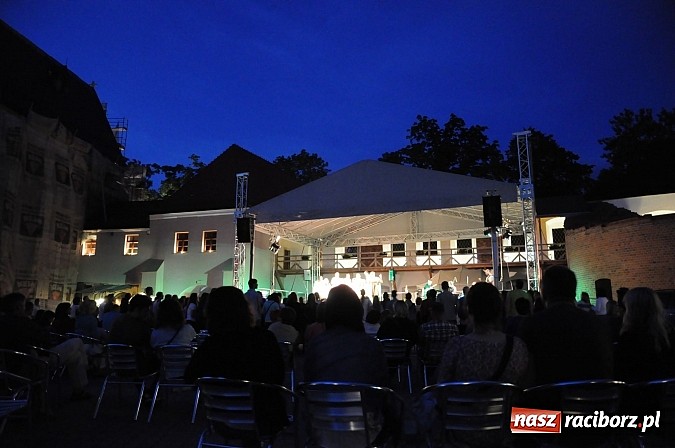 Zdjęcie w galerii na portalu naszraciborz.pl: Mocny początek festiwalu Spotkałem Pana wiadomości z regionu