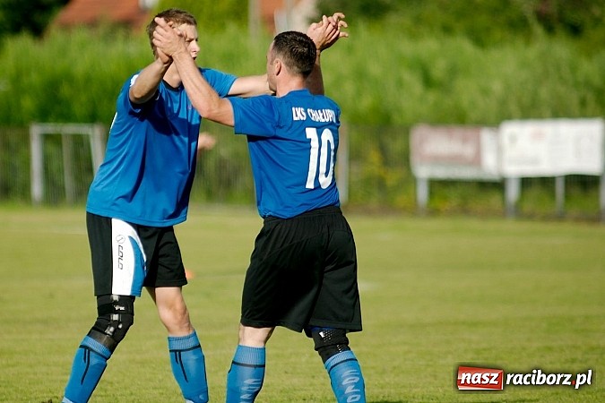 Zdjęcie w galerii na portalu naszraciborz.pl: Grad goli w Chałupkach. Jubilat górą wiadomości z regionu