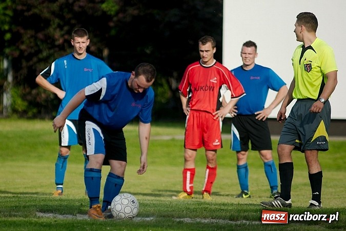 Zdjęcie w galerii na portalu naszraciborz.pl: Grad goli w Chałupkach. Jubilat górą wiadomości z regionu