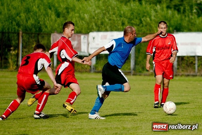 Zdjęcie w galerii na portalu naszraciborz.pl: Grad goli w Chałupkach. Jubilat górą wiadomości z regionu