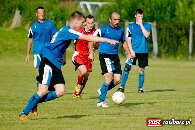 Zdjęcie w galerii na portalu naszraciborz.pl: Grad goli w Chałupkach. Jubilat górą wiadomości z regionu