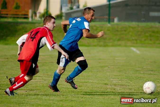 Zdjęcie w galerii na portalu naszraciborz.pl: Grad goli w Chałupkach. Jubilat górą wiadomości z regionu