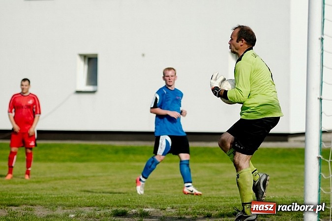 Zdjęcie w galerii na portalu naszraciborz.pl: Grad goli w Chałupkach. Jubilat górą wiadomości z regionu