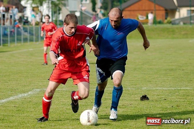 Zdjęcie w galerii na portalu naszraciborz.pl: Grad goli w Chałupkach. Jubilat górą wiadomości z regionu