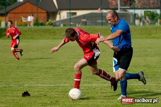 Zdjęcie w galerii na portalu naszraciborz.pl: Grad goli w Chałupkach. Jubilat górą wiadomości z regionu