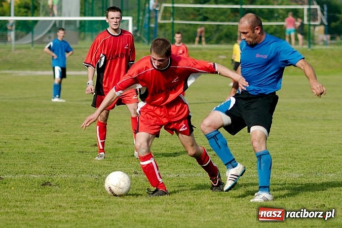 Zdjęcie w galerii na portalu naszraciborz.pl: Grad goli w Chałupkach. Jubilat górą wiadomości z regionu