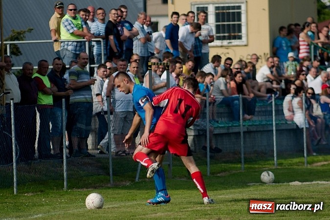 Zdjęcie w galerii na portalu naszraciborz.pl: Grad goli w Chałupkach. Jubilat górą wiadomości z regionu