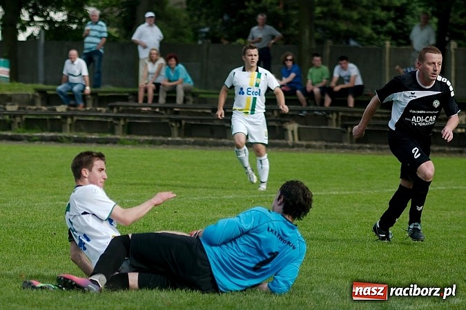 Zdjęcie w galerii na portalu naszraciborz.pl: Tworków kontra Rudy: mecz straconych okazji wiadomości z regionu