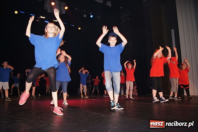 Zdjęcie w galerii na portalu naszraciborz.pl: Tłumy na Gali Skazy w RCK-u  wiadomości z regionu