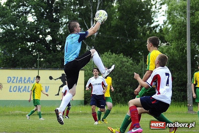 Zdjęcie w galerii na portalu naszraciborz.pl: Koziołki żegnają się z A klasą wiadomości z regionu