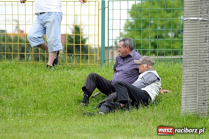 Zdjęcie w galerii na portalu naszraciborz.pl: Koziołki żegnają się z A klasą wiadomości z regionu