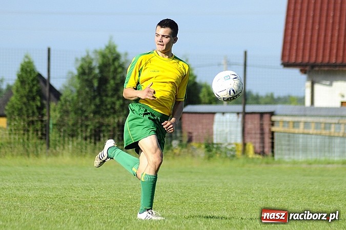 Zdjęcie w galerii na portalu naszraciborz.pl: Koziołki żegnają się z A klasą wiadomości z regionu