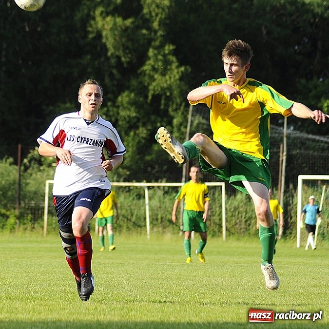 Zdjęcie w galerii na portalu naszraciborz.pl: Koziołki żegnają się z A klasą wiadomości z regionu