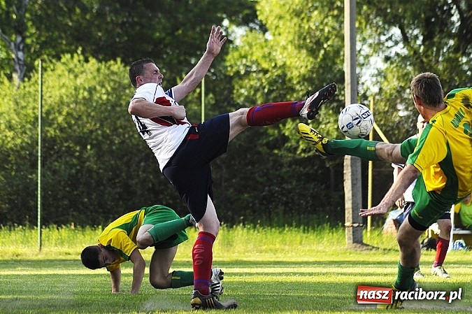 Zdjęcie w galerii na portalu naszraciborz.pl: Koziołki żegnają się z A klasą wiadomości z regionu