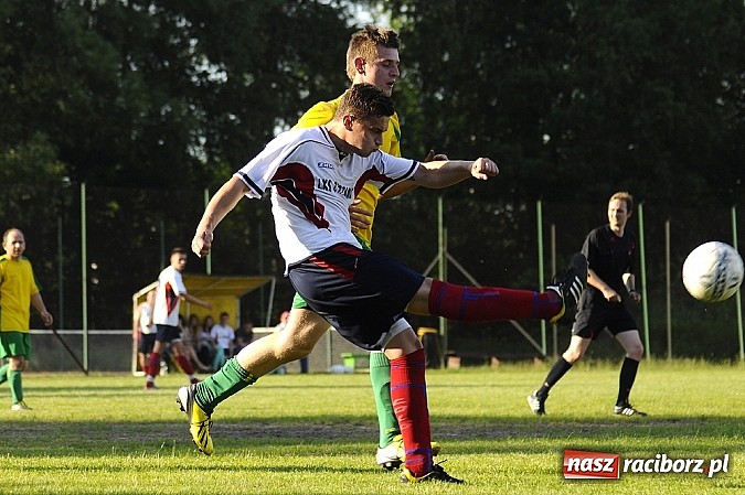 Zdjęcie w galerii na portalu naszraciborz.pl: Koziołki żegnają się z A klasą wiadomości z regionu