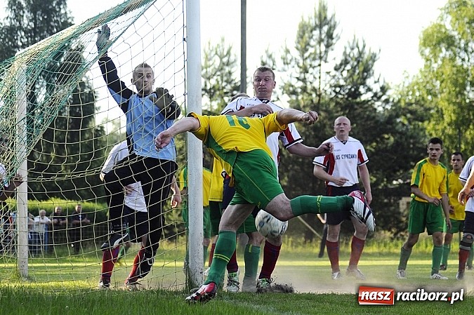 Zdjęcie w galerii na portalu naszraciborz.pl: Koziołki żegnają się z A klasą wiadomości z regionu