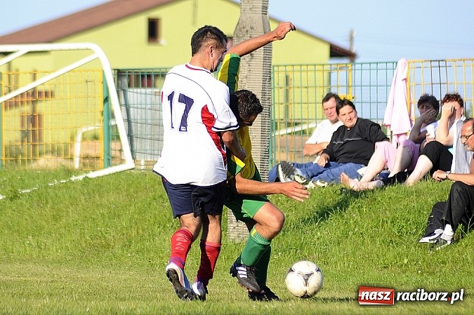 Zdjęcie w galerii na portalu naszraciborz.pl: Koziołki żegnają się z A klasą wiadomości z regionu