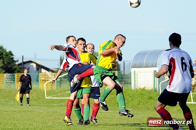 Zdjęcie w galerii na portalu naszraciborz.pl: Koziołki żegnają się z A klasą wiadomości z regionu