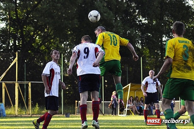 Zdjęcie w galerii na portalu naszraciborz.pl: Koziołki żegnają się z A klasą wiadomości z regionu