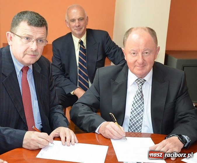 Zdjęcie w galerii na portalu naszraciborz.pl: Powiat Wodzisławski objął udziały w PKS Racibórz wiadomości z regionu