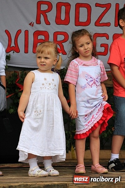 Zdjęcie w galerii na portalu naszraciborz.pl: Rodzina wiarygodna - Święto Rodziny w Kobyli wiadomości z regionu