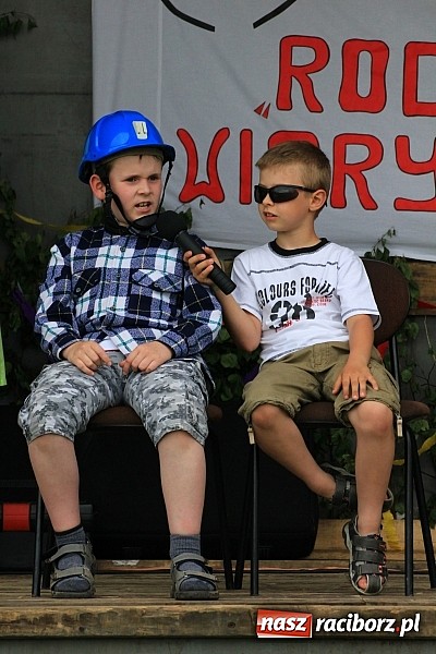 Zdjęcie w galerii na portalu naszraciborz.pl: Rodzina wiarygodna - Święto Rodziny w Kobyli wiadomości z regionu