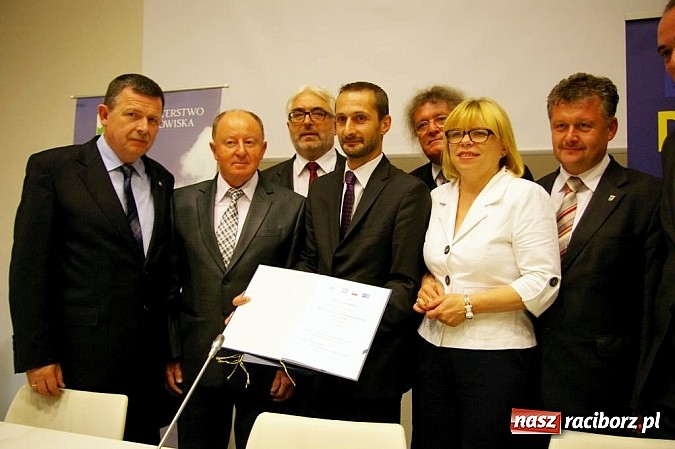 Zdjęcie w galerii na portalu naszraciborz.pl: Umowa na Zbiornik Racibórz podpisana wiadomości z regionu