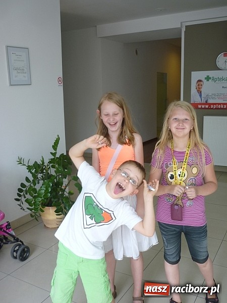 Zdjęcie w galerii na portalu naszraciborz.pl: Festyn na Kochanowskiego – Warsztaty Artystyczne na Wesoło wiadomości z regionu