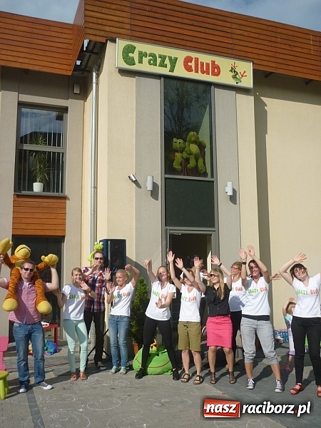 Zdjęcie w galerii na portalu naszraciborz.pl: Festyn na Kochanowskiego – Warsztaty Artystyczne na Wesoło wiadomości z regionu