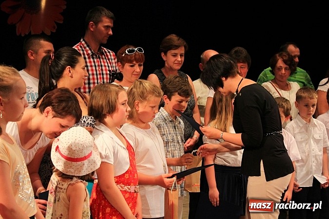 Zdjęcie w galerii na portalu naszraciborz.pl: III Gala Laureatów SP 15 - Najlepsi z najlepszych zostali wyróżnieni wiadomości z regionu