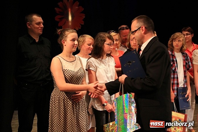 Zdjęcie w galerii na portalu naszraciborz.pl: III Gala Laureatów SP 15 - Najlepsi z najlepszych zostali wyróżnieni wiadomości z regionu