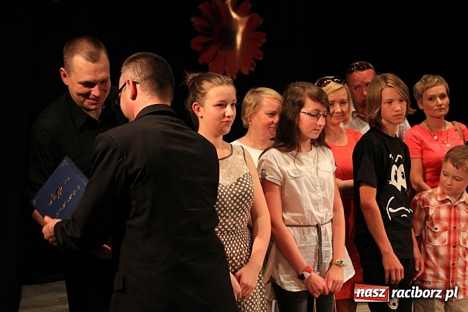 Zdjęcie w galerii na portalu naszraciborz.pl: III Gala Laureatów SP 15 - Najlepsi z najlepszych zostali wyróżnieni wiadomości z regionu