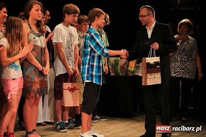 Zdjęcie w galerii na portalu naszraciborz.pl: III Gala Laureatów SP 15 - Najlepsi z najlepszych zostali wyróżnieni wiadomości z regionu