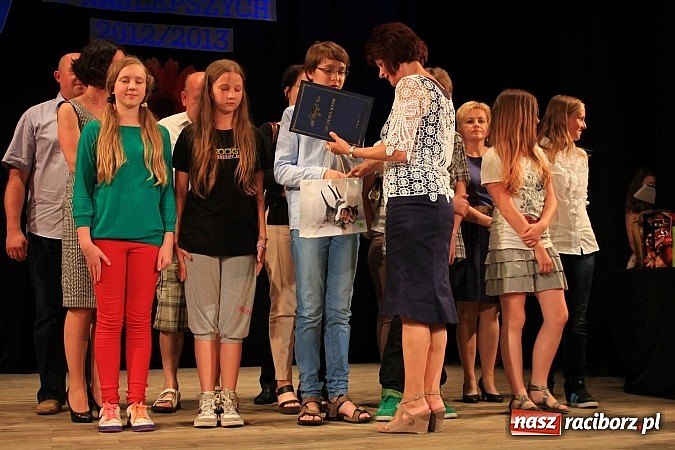 Zdjęcie w galerii na portalu naszraciborz.pl: III Gala Laureatów SP 15 - Najlepsi z najlepszych zostali wyróżnieni wiadomości z regionu