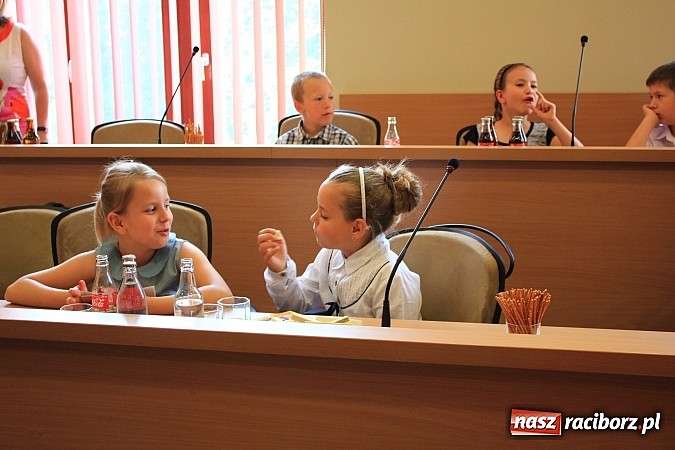 Zdjęcie w galerii na portalu naszraciborz.pl: Dbają o środowisko i zbierają plastikowe nakrętki wiadomości z regionu