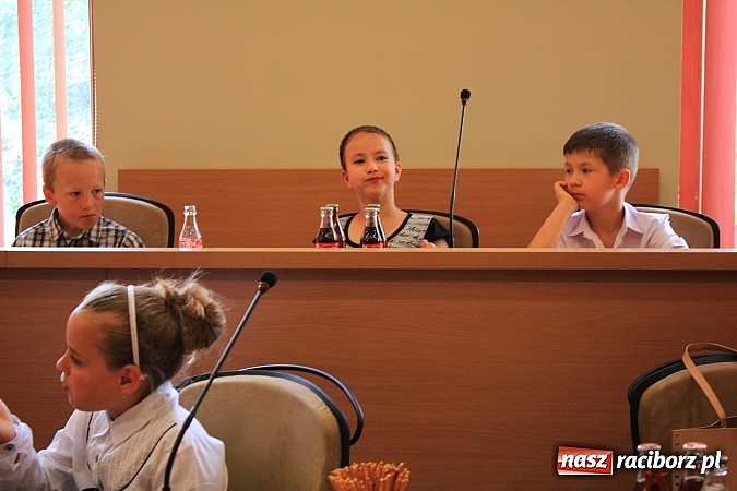 Zdjęcie w galerii na portalu naszraciborz.pl: Dbają o środowisko i zbierają plastikowe nakrętki wiadomości z regionu