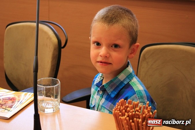 Zdjęcie w galerii na portalu naszraciborz.pl: Dbają o środowisko i zbierają plastikowe nakrętki wiadomości z regionu