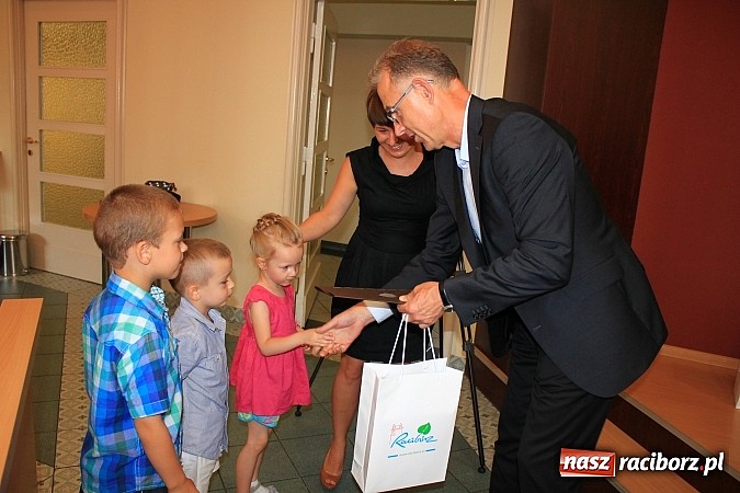 Zdjęcie w galerii na portalu naszraciborz.pl: Dbają o środowisko i zbierają plastikowe nakrętki wiadomości z regionu